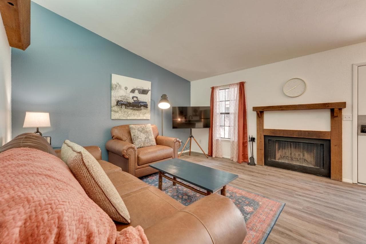 0.5 Mi to Table Rock Lake: Ozark Mountains Cabin, Kimberling City