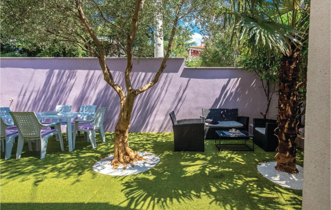 Amazing Apartment In Kostrena With Wifi, Kostrena