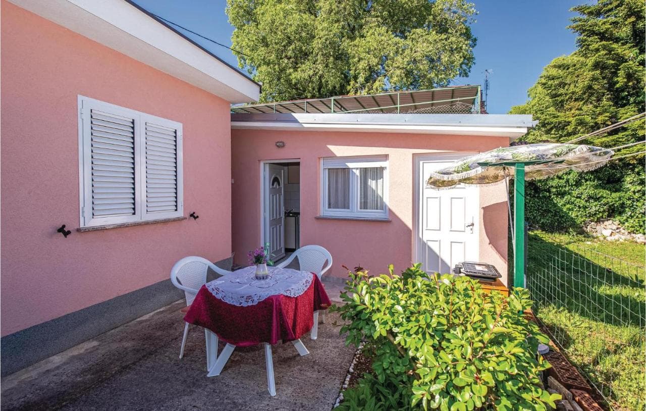 Cozy Apartment In Kostrena With Wifi, Kostrena