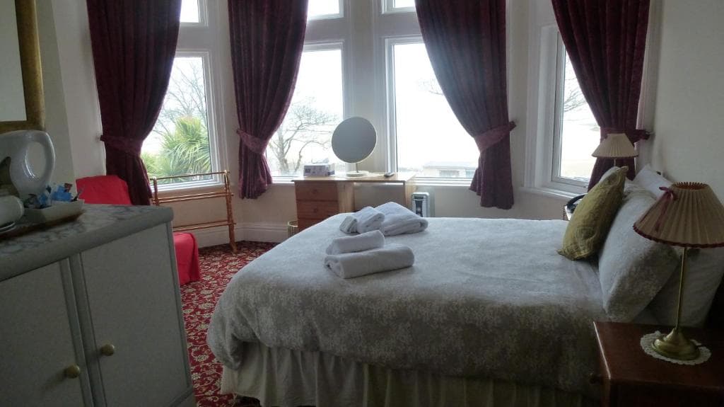 Whitehall Guest House photo 2