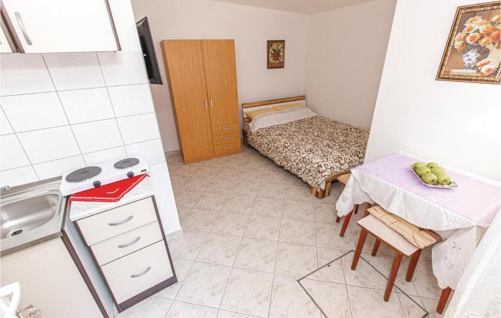 Cozy Apartment In Kostrena With Wifi photo 3