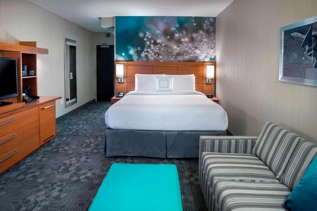 Courtyard by Marriott Philadelphia South at The Navy Yard photo 3