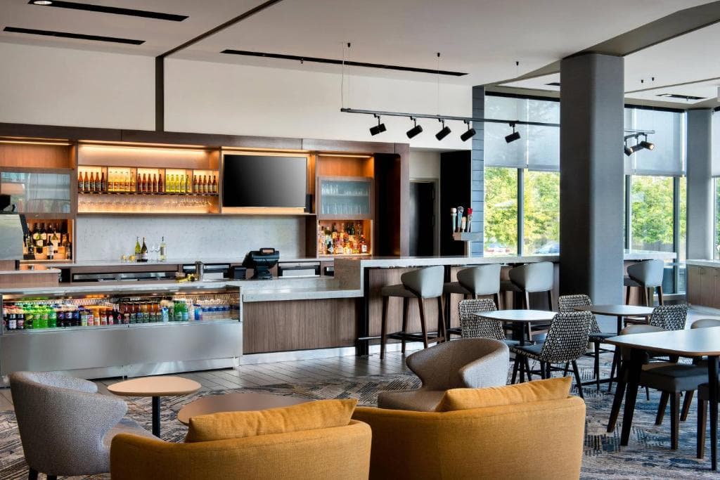 Courtyard by Marriott Philadelphia South at The Navy Yard photo 5