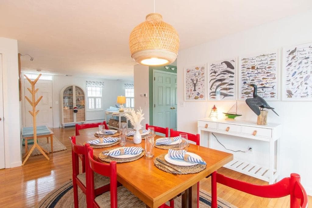Beach
0 6 Miles to Beach Great for families, Chatham